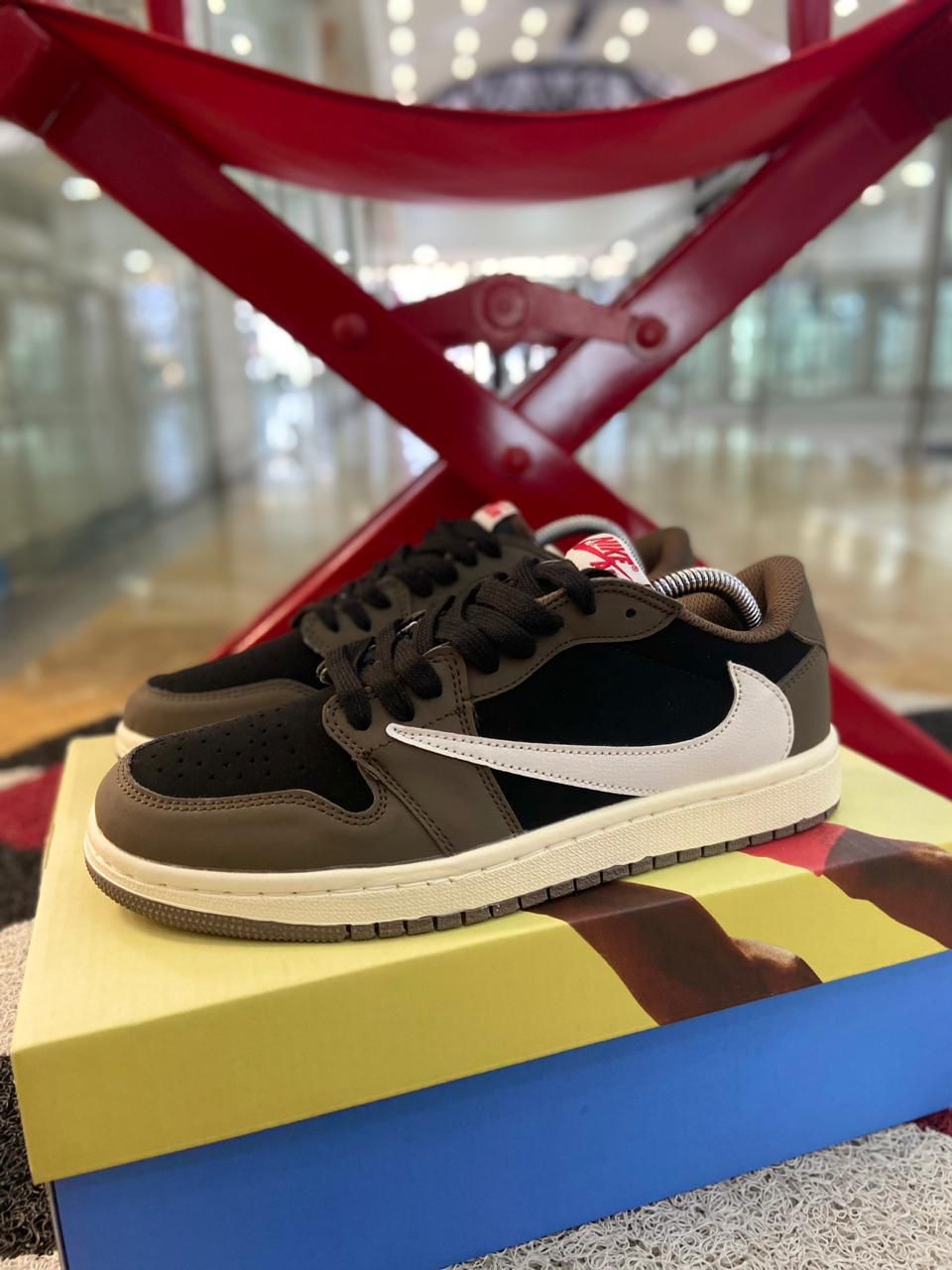 JORDAN RETRO 1 LOW X TRAVIS