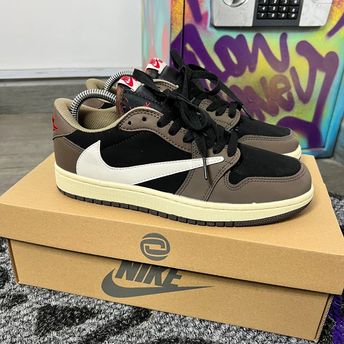 JORDAN RETRO 1 LOW X TRAVIS